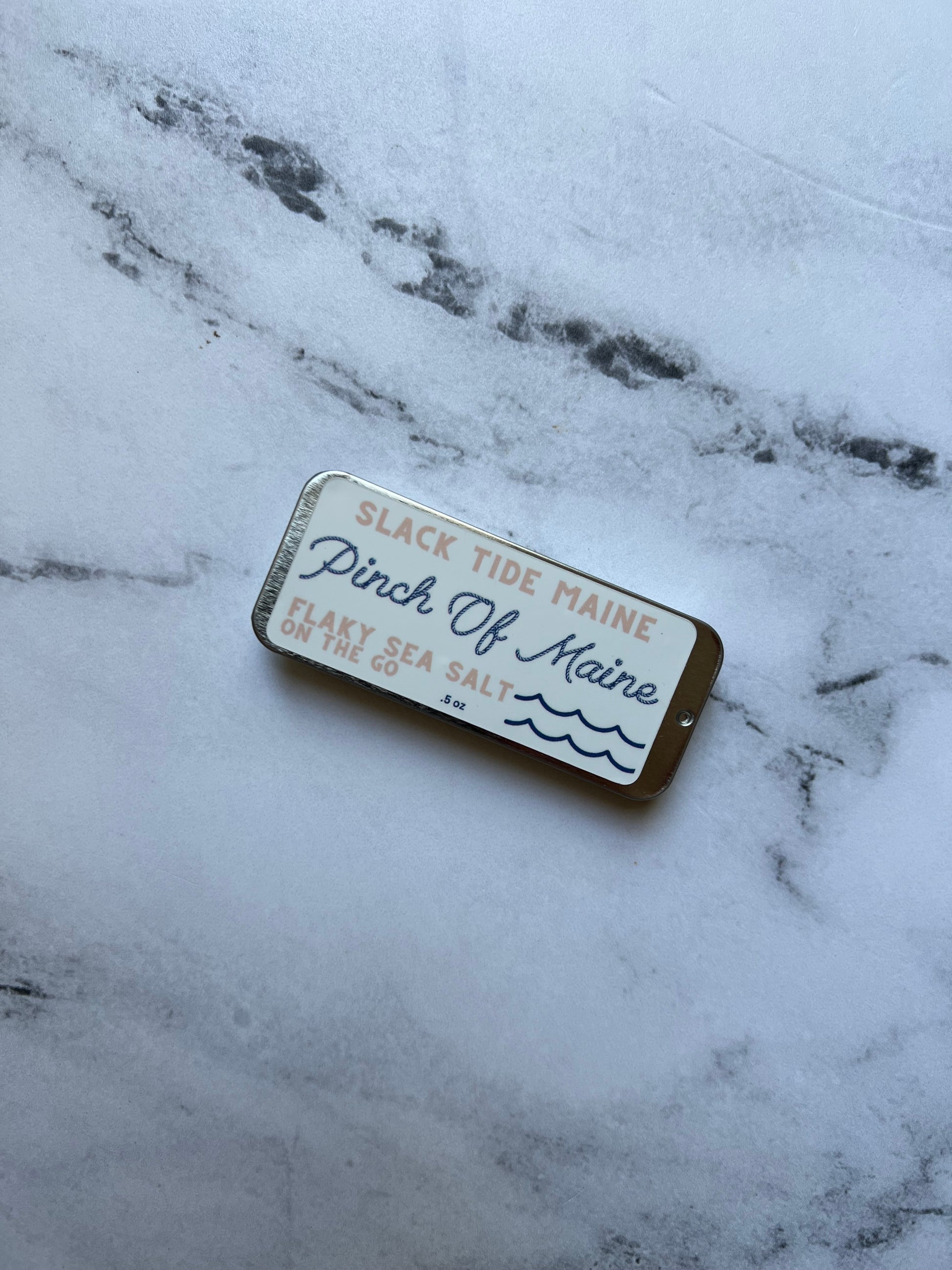 A Pinch of Maine Salt Tin (.5 oz) - Slack Tide Sea Salt